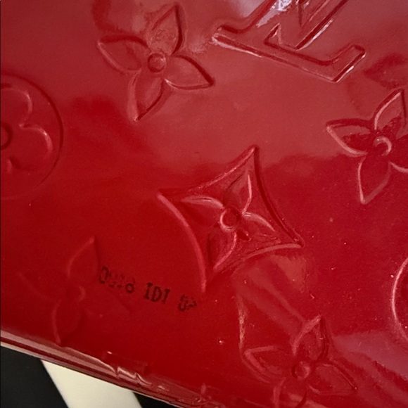 Louis Vuitton Red Vernis Monogram Zippy Wallet Patent Leather Gold Zip - Picture 3 of 14